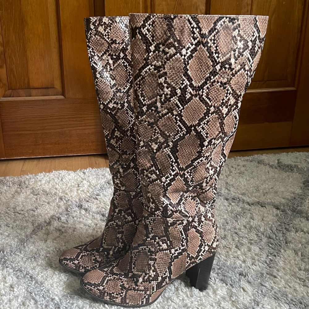 Snake Skin Knee High Heeled Fashion Boots